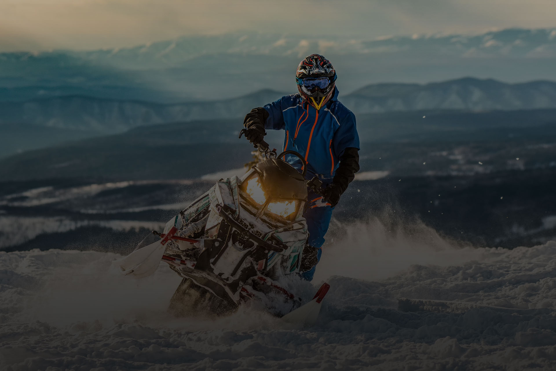 MOTONEIGES ET TYROLIENNES